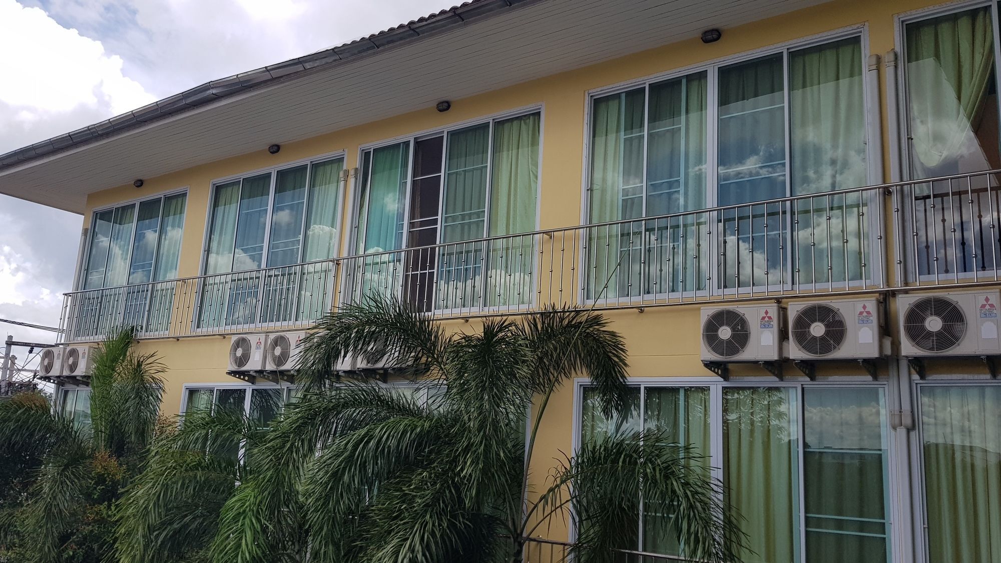 The O2 Aparthotel Udon Thani Exterior foto